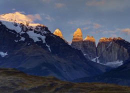 秀丽的山峰山顶风景图片