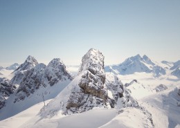 壮阔的雪山图片