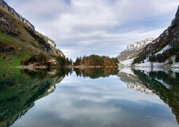 平静的湖面图片大全
