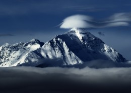 珠穆朗玛峰风景桌面壁纸