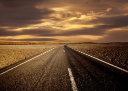 夕阳下的马路图片