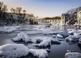 冬天的吊水楼瀑布风景图片大全