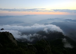 雾灵山晨曦风景图片