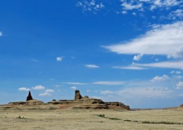 新疆魔鬼城风景图片