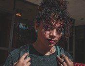 黑色肌肤的美女图片