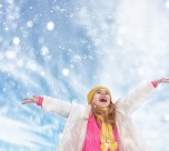 雪景下的人物拍摄图片