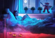 讲故事的母女图片