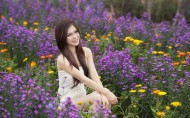 花丛中的美女图片大全