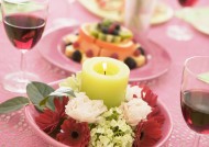 朋友聚会享用美食图片