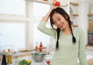 女性和食物水果图片