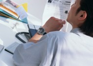 男性办公室工作图片