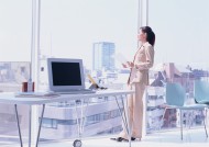 女性办公室工作图片