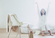 女性清晨起床图片大全