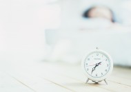 女性清晨起床图片大全