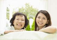 老人和家人幸福图片