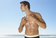 沙滩阳光浴图片