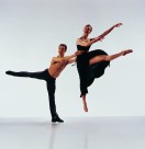 舞蹈肢体语言图片