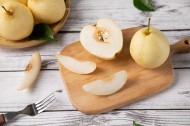 清甜多汁的雪梨图片