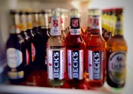 夏日酷爽清凉啤酒图片