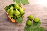 新鲜美味的无花果图片