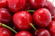 红色诱人樱桃图片