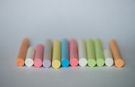 五颜六色的粉笔图片
