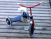 儿童三轮车图片