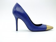 精致的高跟鞋图片