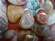 杂乱的鹅卵石图片