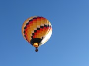 空中的热气球图片