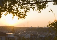 夕阳的城镇图片