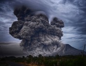火山爆发的场面图片
