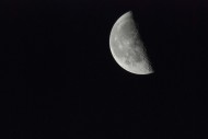 残缺的月亮图片大全