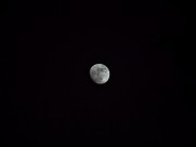 空中的月亮图片大全