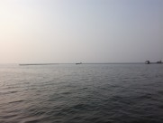 风平浪静的淀山湖图片