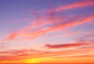 傍晚时分天空的图片