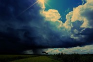 风雨前的天空乌云图片