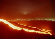 火山喷发图片