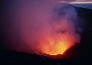 火山喷发图片