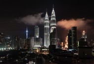 不同角度的吉隆坡石油双塔图片