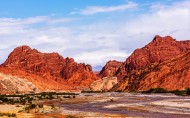 新疆天山大峡谷风景图片