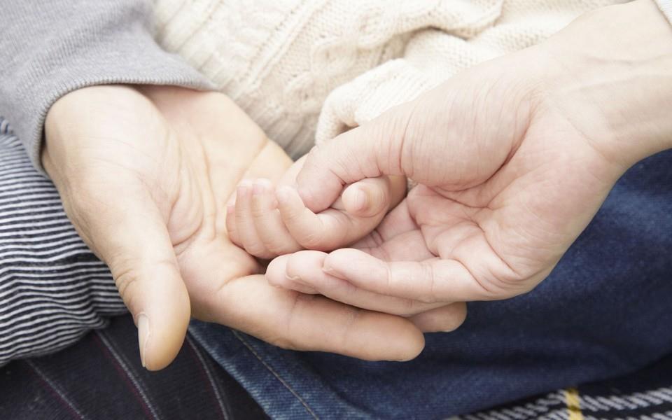 可爱的小娃娃桌面图片