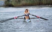 划船水上运动图片