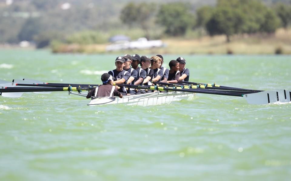 划船水上运动图片
