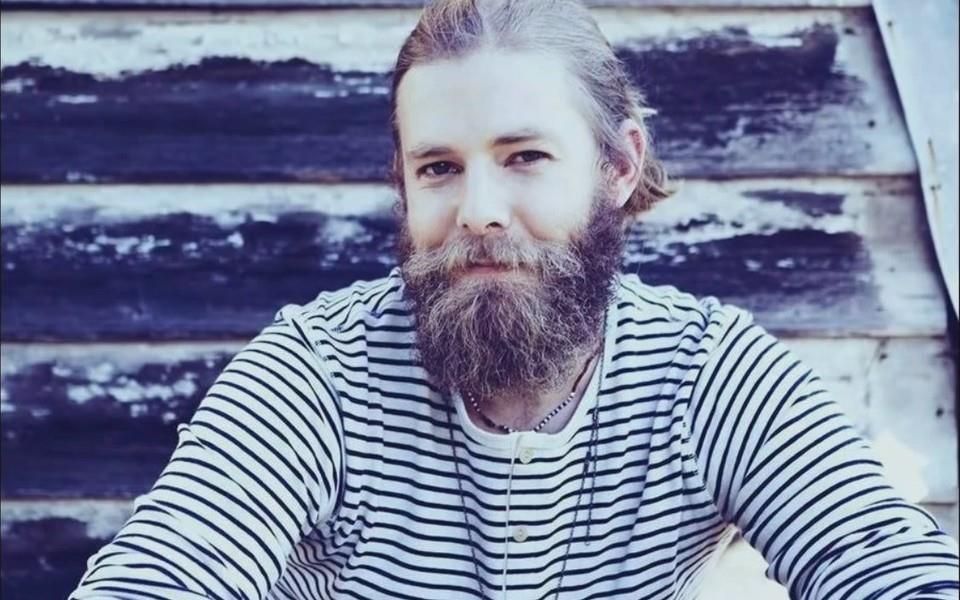 潮流炫酷帅气男图片2