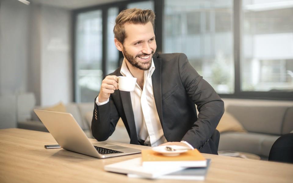 欧美大叔男模帅气图片