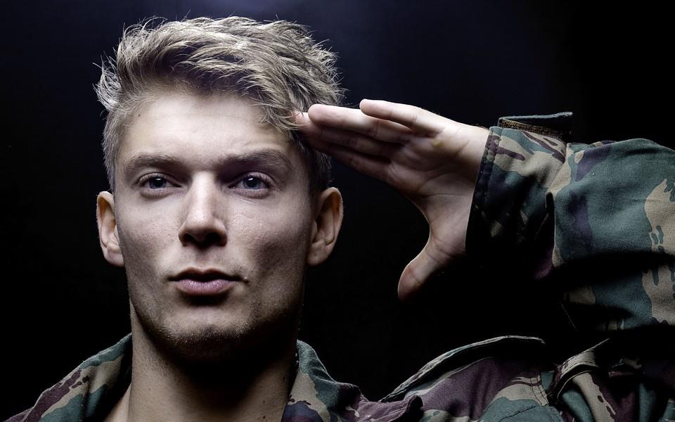 潮流炫酷帅气男图片