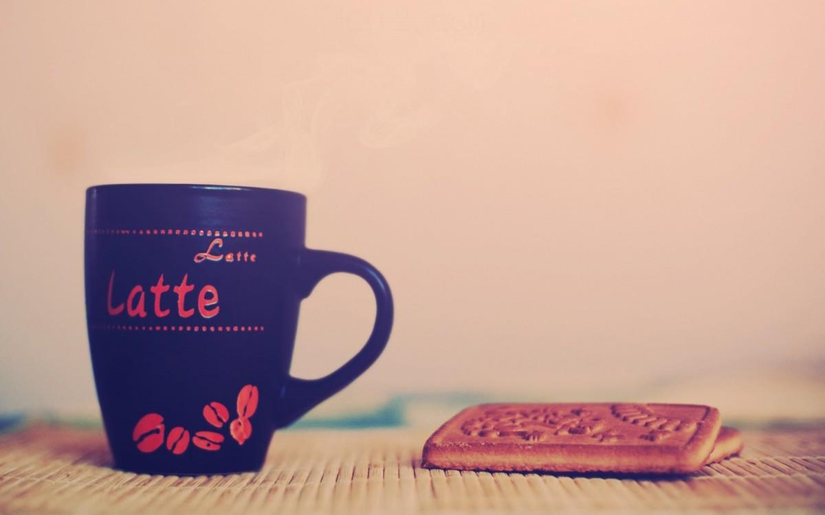 温暖浓郁的咖啡杯高清图片