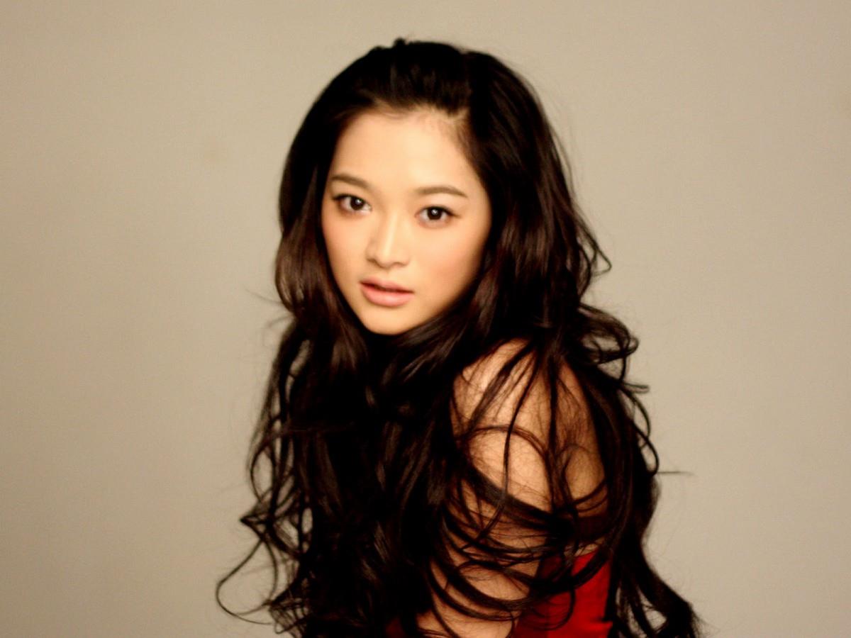 清纯美女何琢言图片