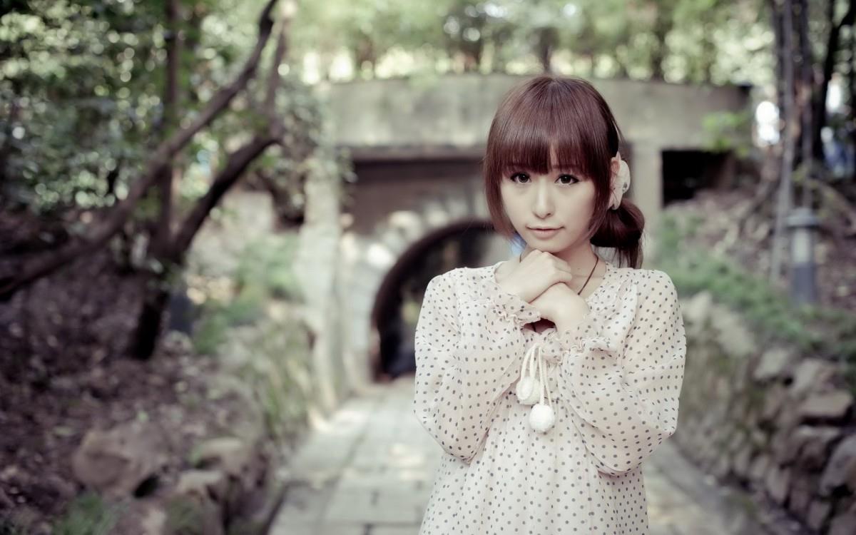 可爱的长发美女图片大全